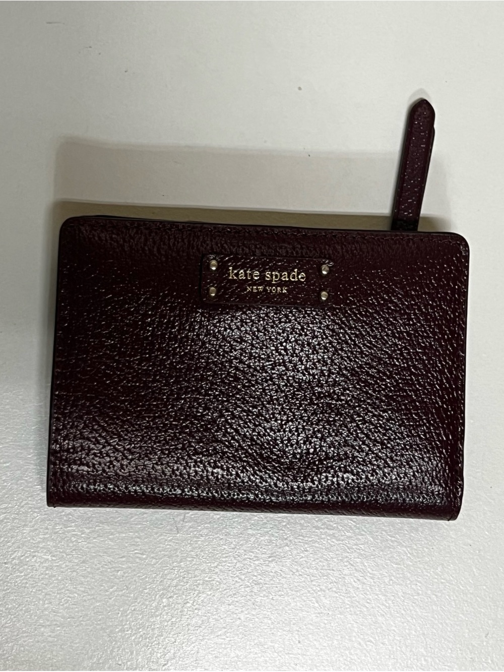 Kate Spade Jeanne Medium Slim Billfold Wallet in Cherrywood Pebbled leather. - Picture 3 of 12